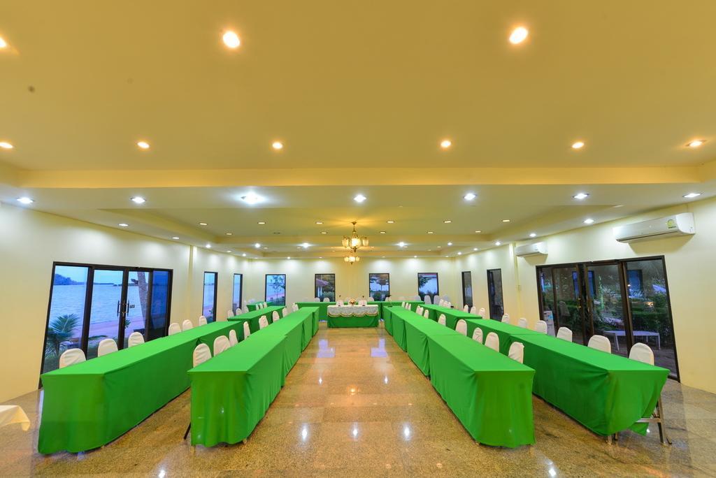 Star Light Beach Resort And Restaurant Chumphon Exterior foto